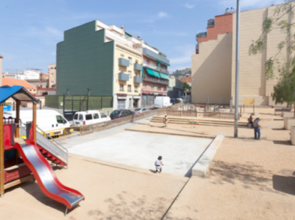 Oficialitzat nom de la plaça l'Esvoranc a Horta-Guinardó Oficialitzat nom de la plaça l'Esvoranc a Horta-Guinardó