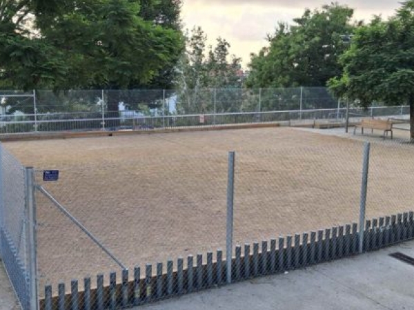 Valla metàl·lica 2 metres: seguretat a escola Valla metàl·lica 2 metres: seguretat a escola